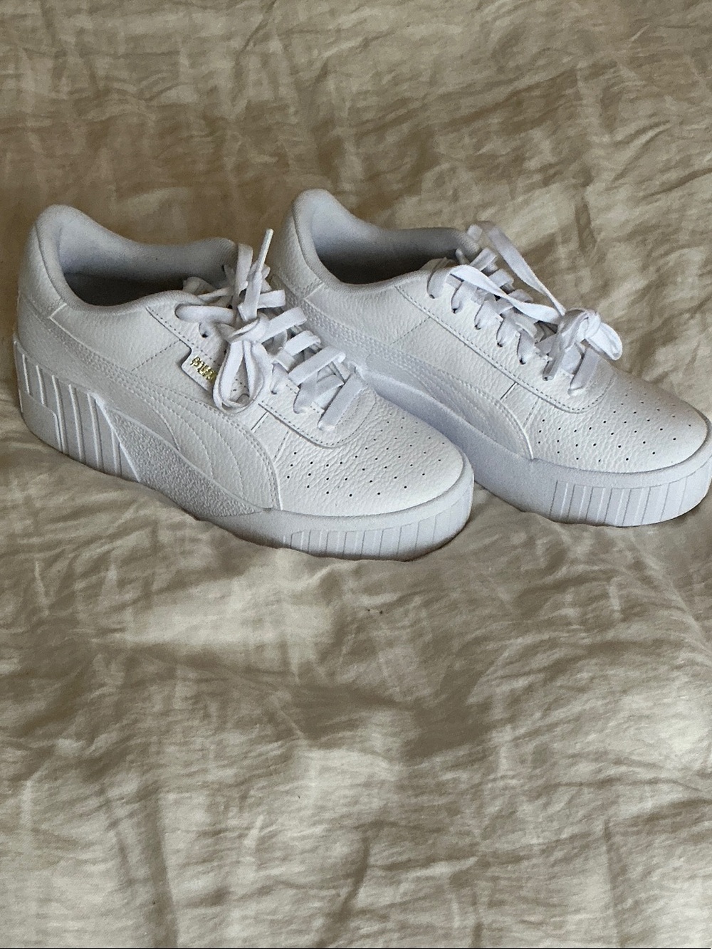 New Puma sneakers size 8 medium